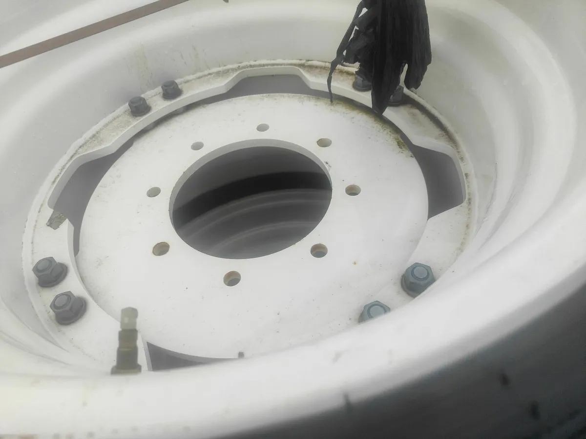 23.1R26 turf wheels - Image 2