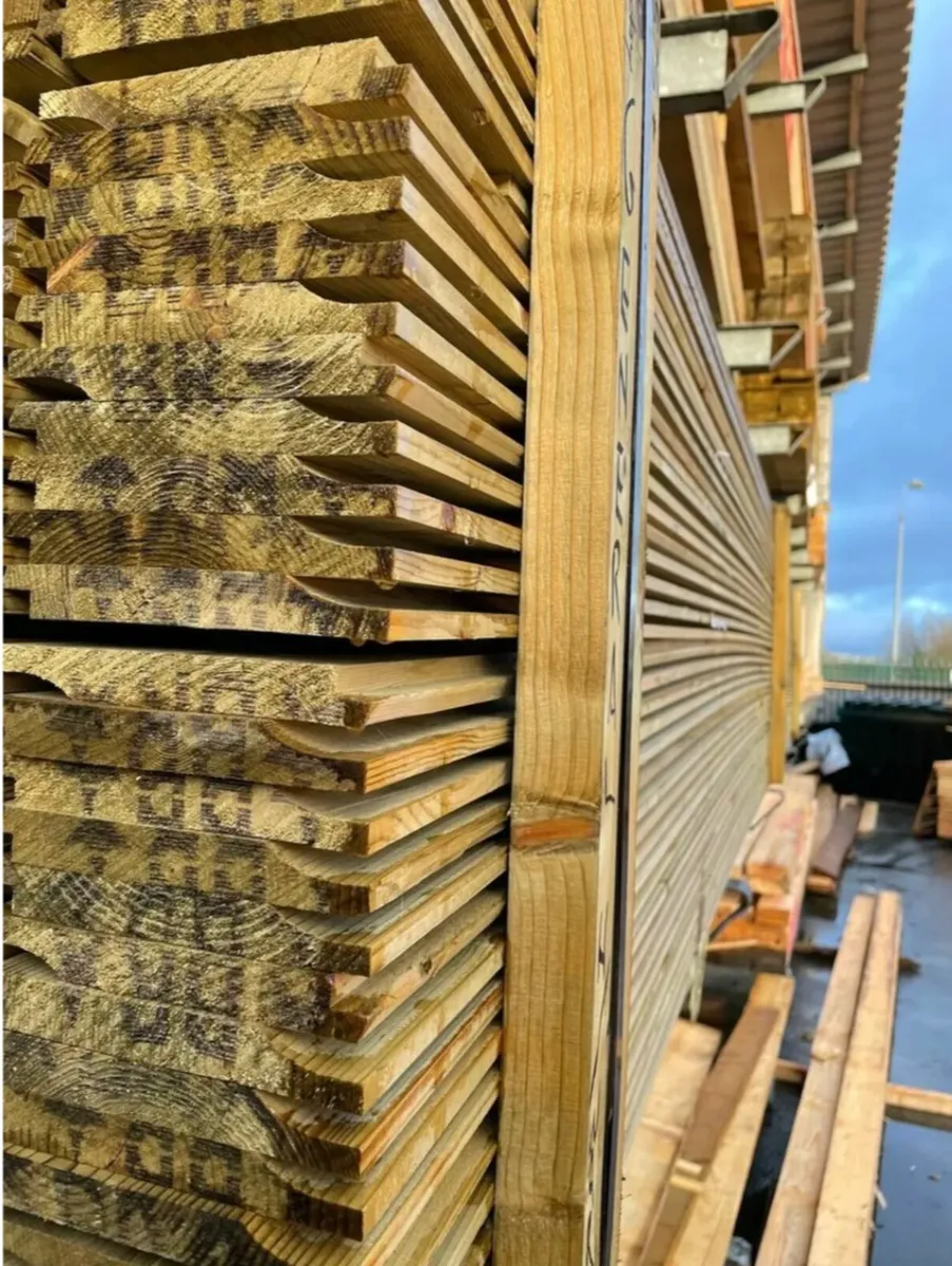 Composite decking, fencing, shiplap - Image 4