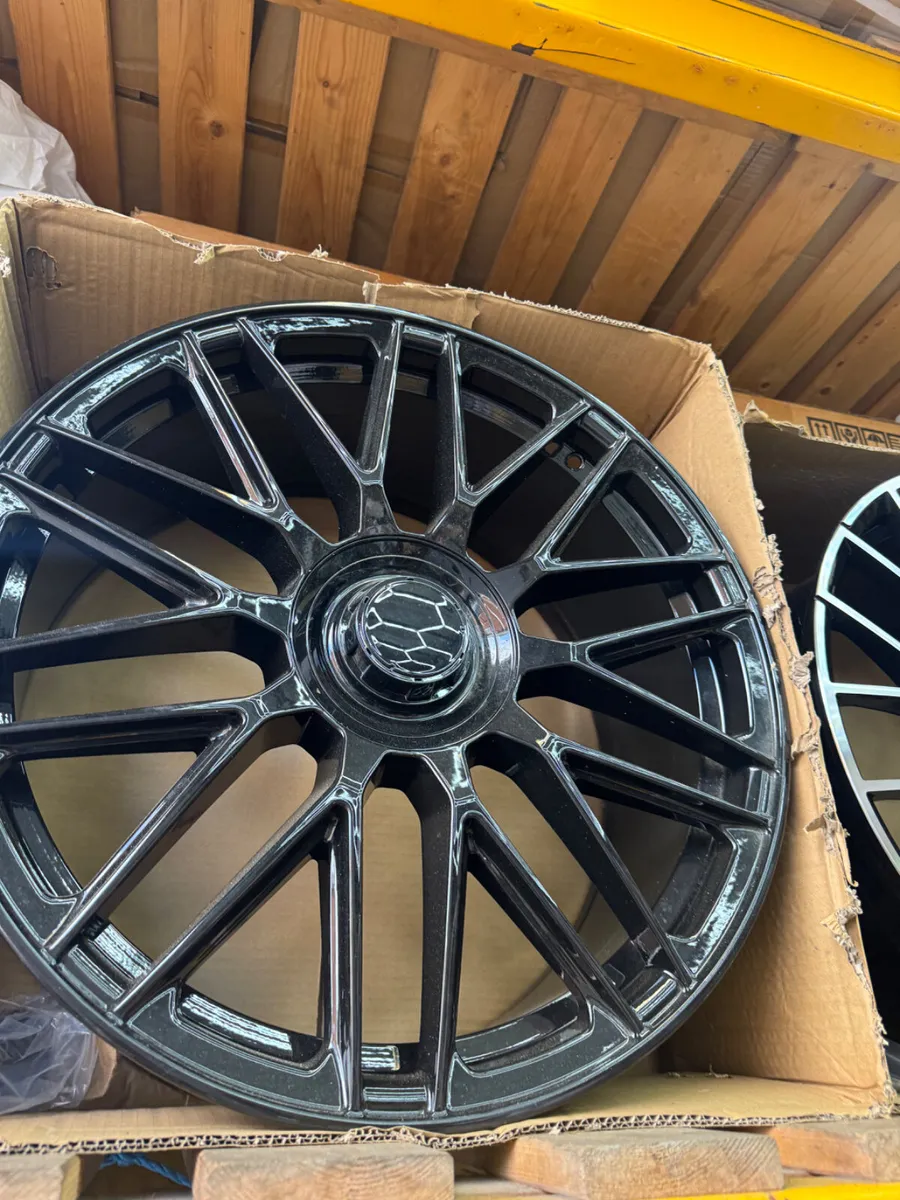 20” gloss black Mercedes c & e class