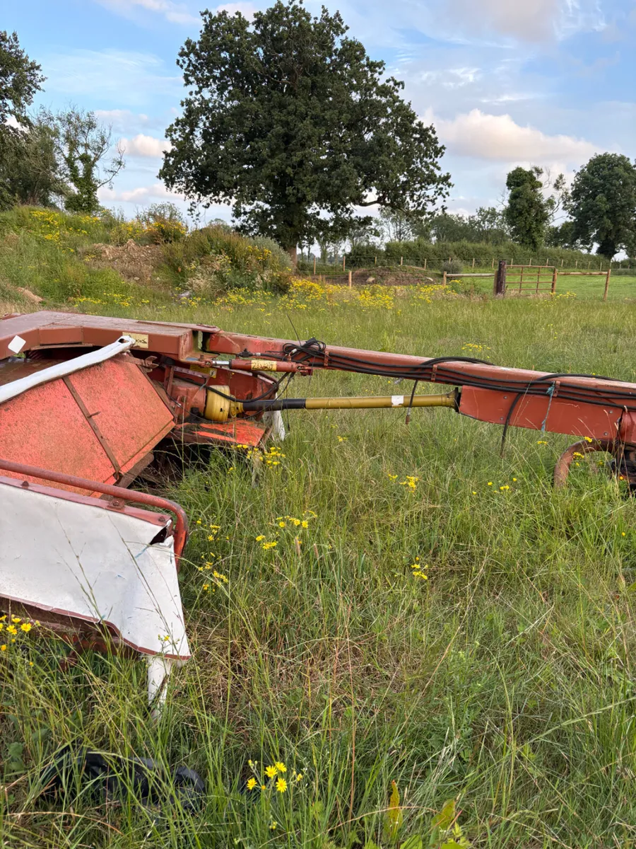 Kuhn  mower for breaking - Image 1