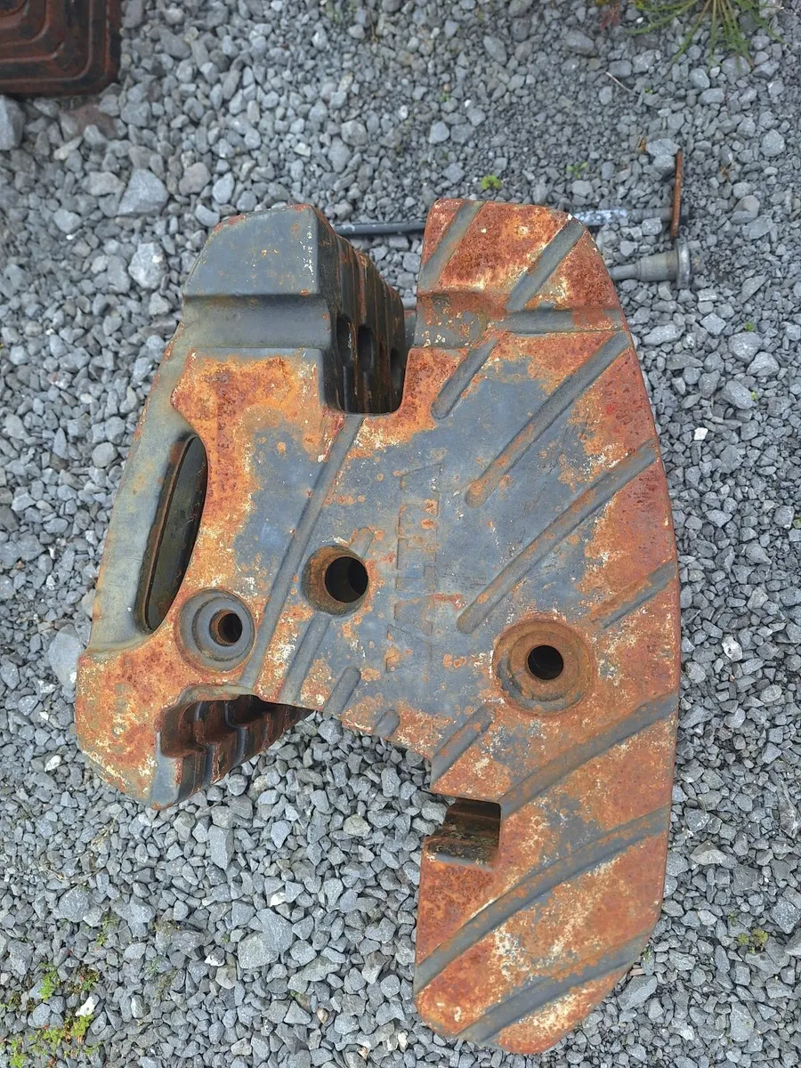 Valtra Weights - Image 4