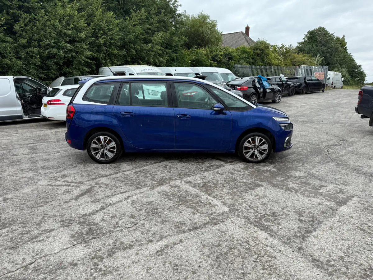 2017 Citroen C4 Picasso 1.6 HDI Auto 7 seater - Image 3