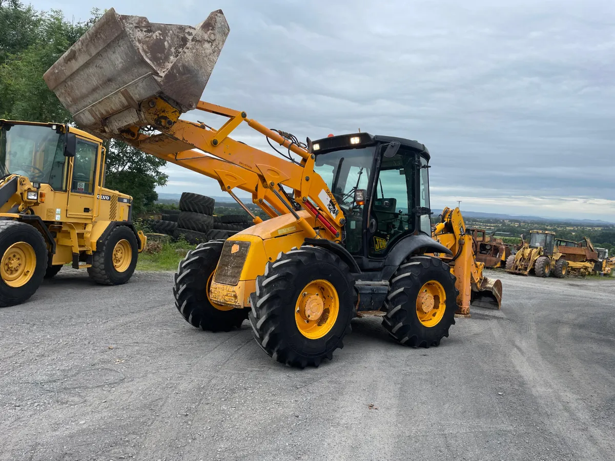 JCB 4CX Digger Loader - Image 1