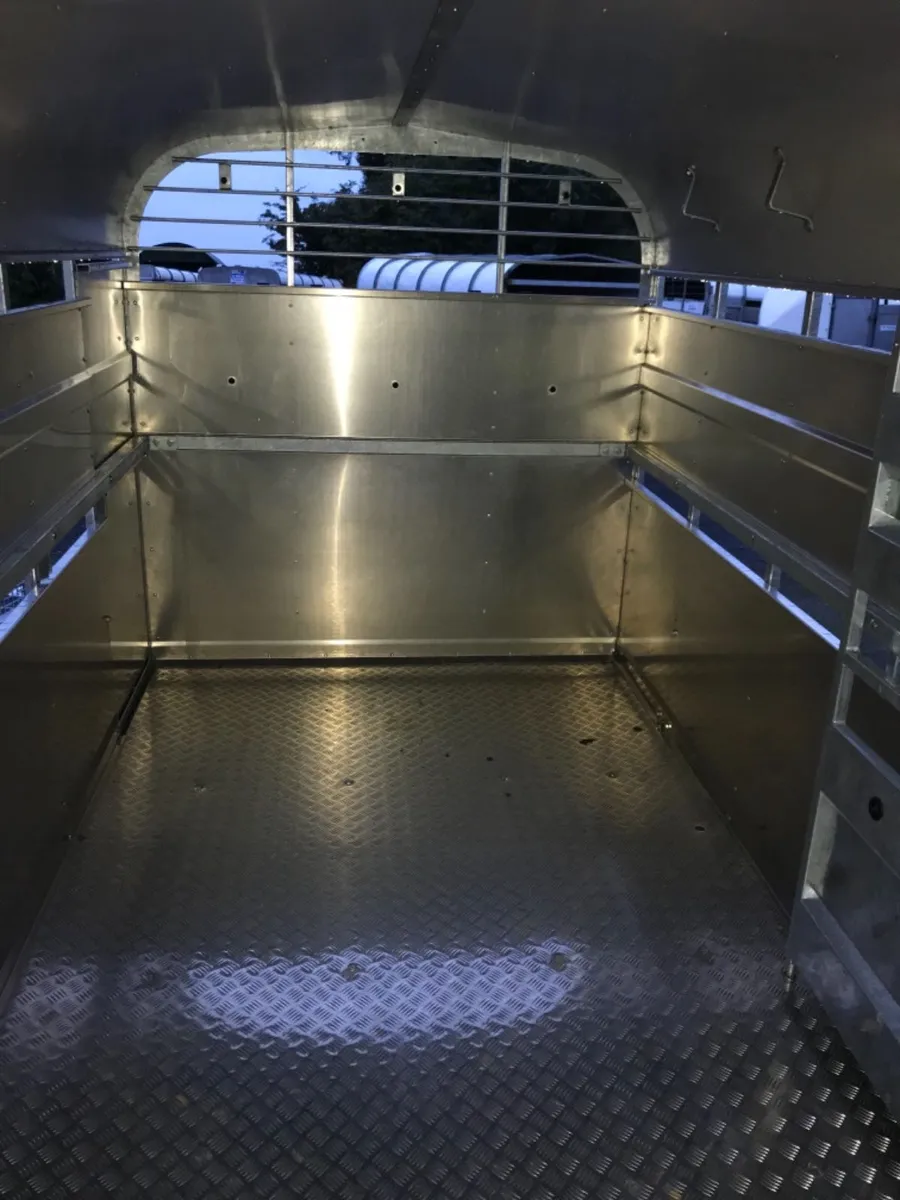 Nugent livestock trailer - Image 4