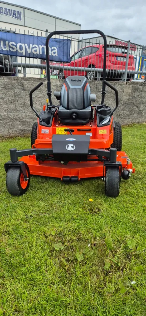 New Kubota ZD1211 Zero Turn - Image 3
