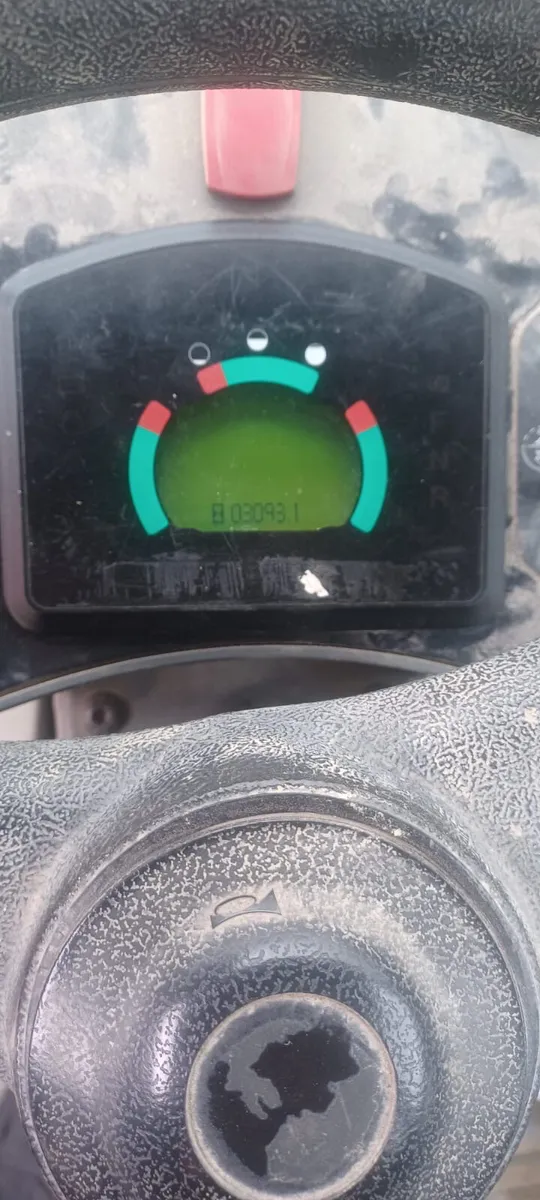 Caterpillar loader monitor repairs - Image 3