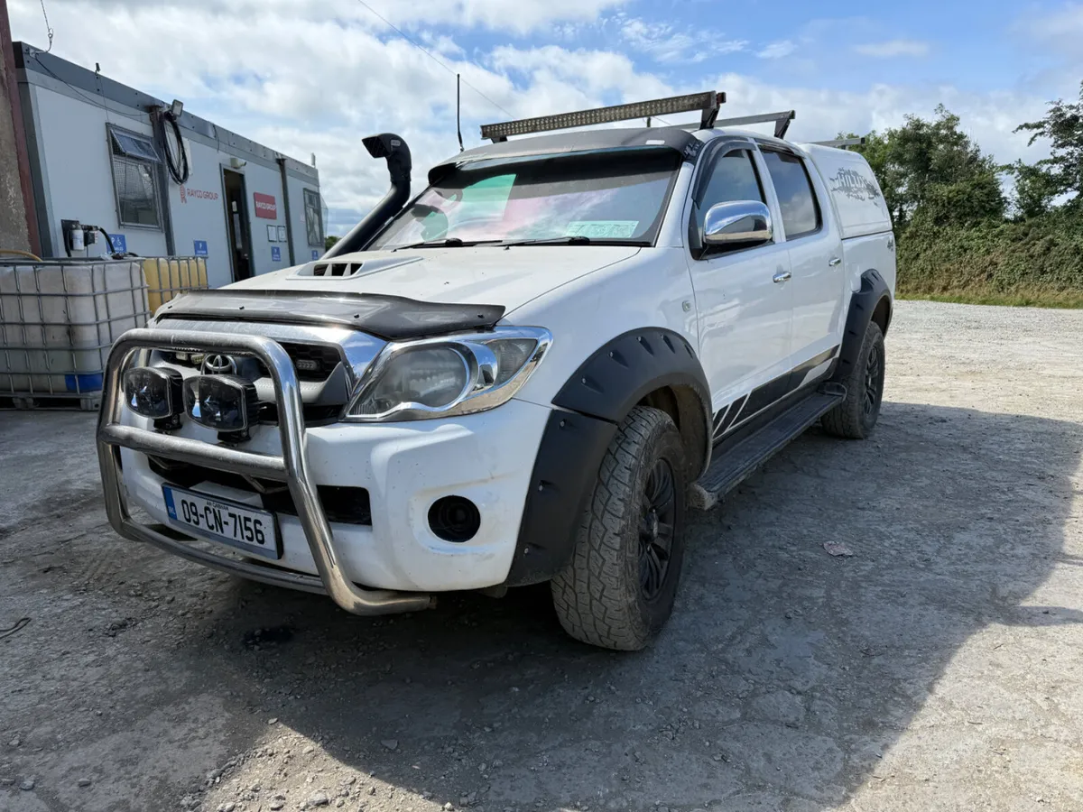 TOYOTA HILUX - Image 3