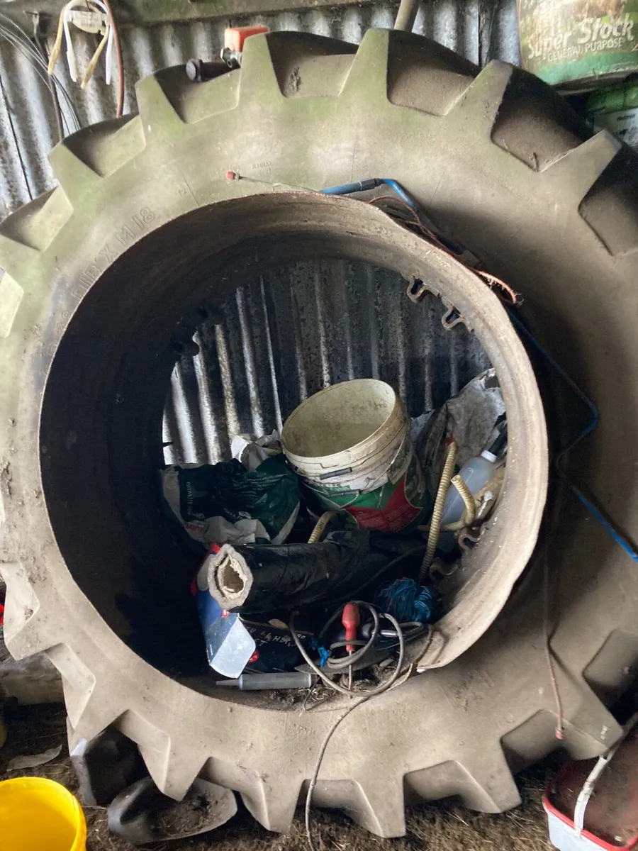 Wheels Ford 8210 complete set - Image 1