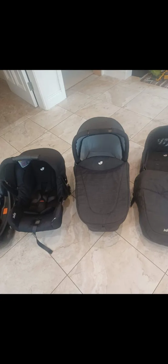Joie chrome travel system - Image 3