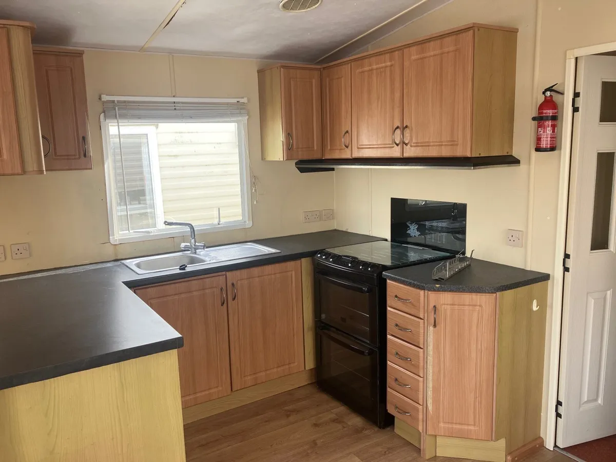 AFFORDABLE, SINGLE GLAZED AND CENTRAL HEATED - Image 4