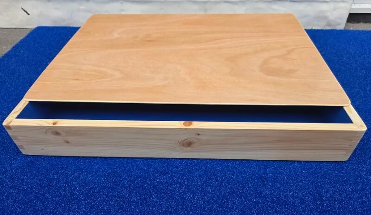 Theraupetic wooden tray with lid - Image 1