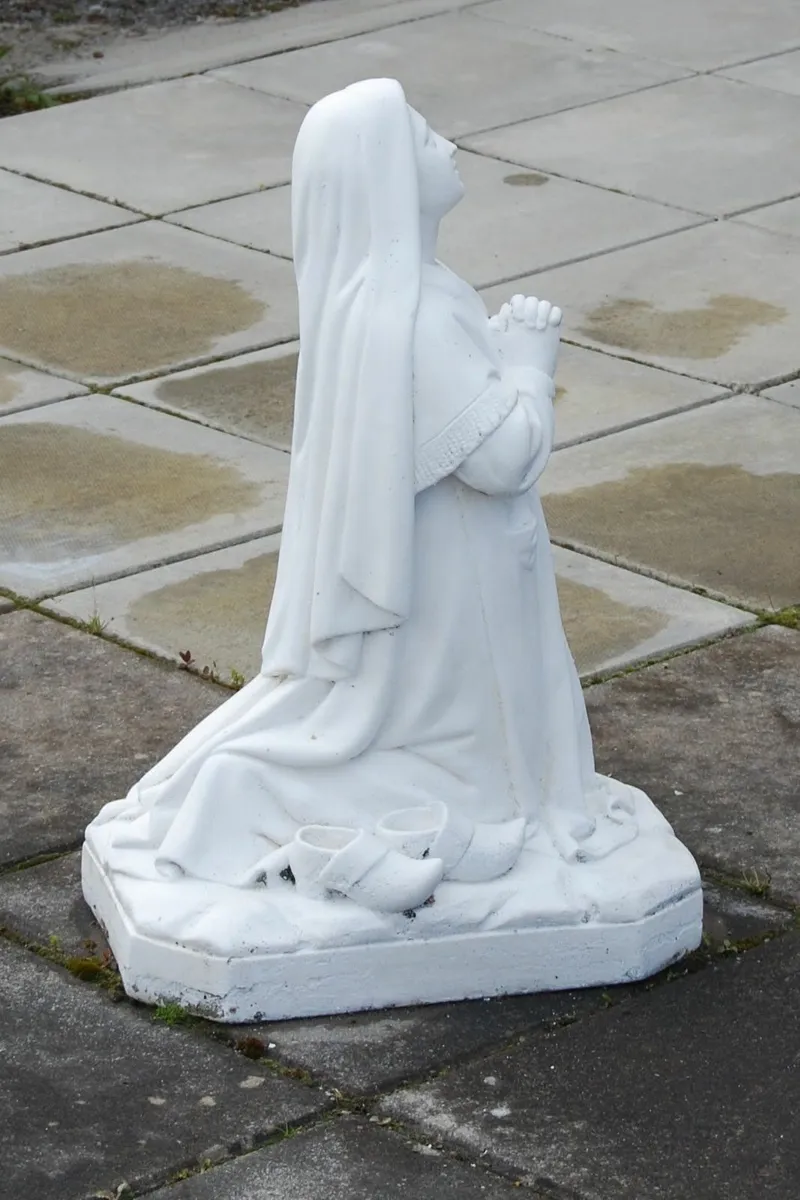 STATUES REPAIR