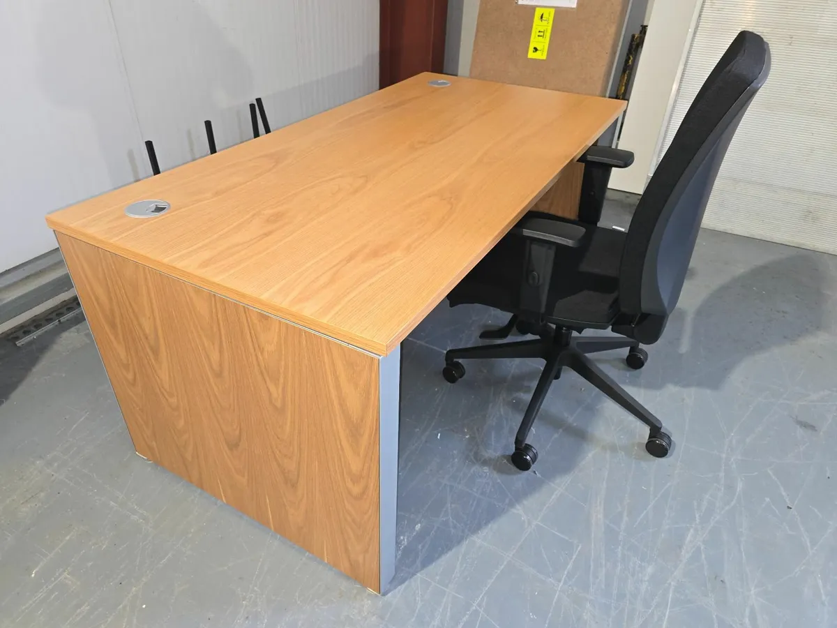 Oak office desks - Image 2