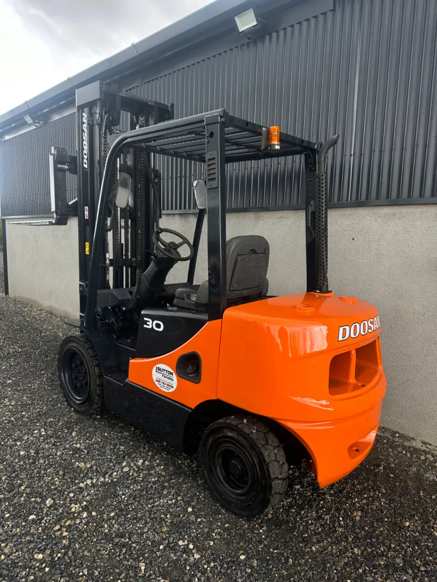 Doosan D30S-5 Forklift - Image 2