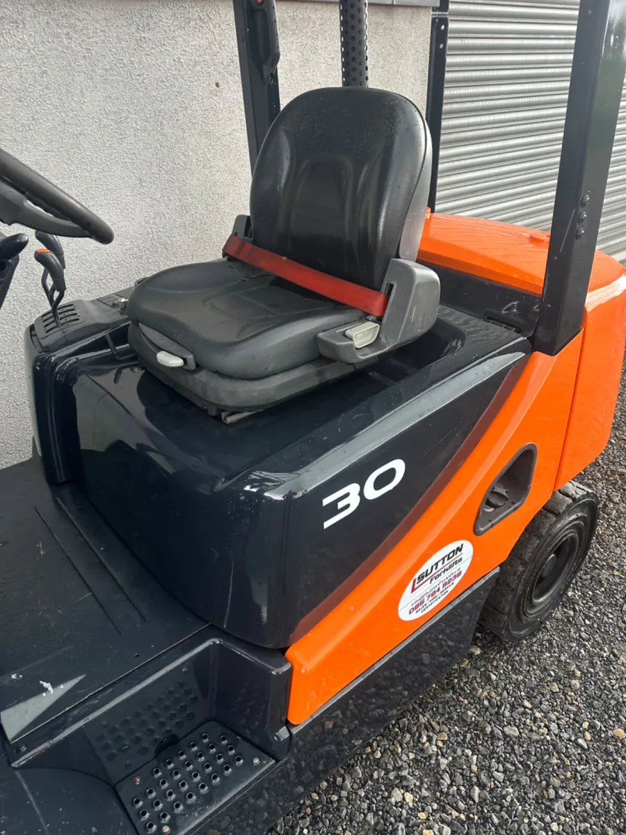 Doosan D30S-5 Forklift - Image 4