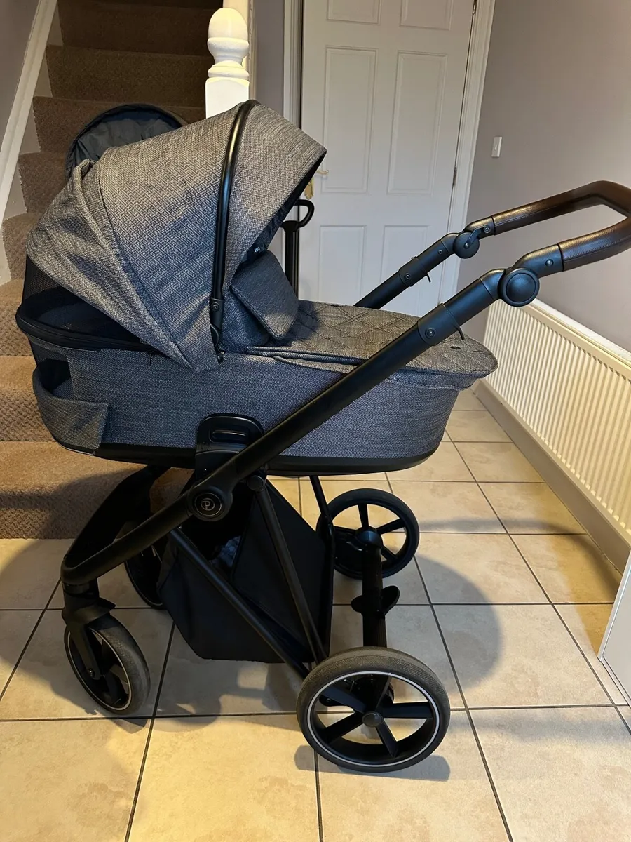 Baby pram /stroller - Image 3