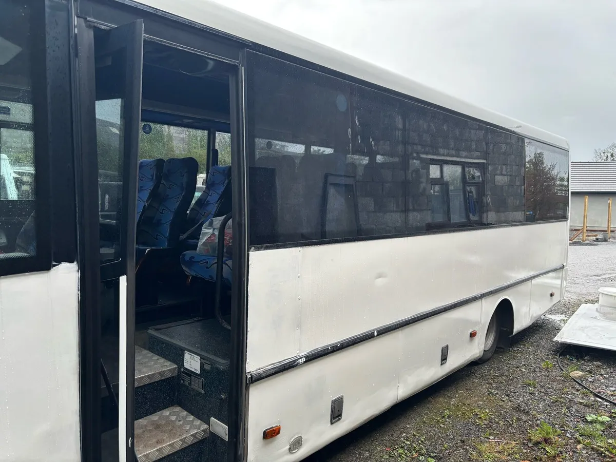 Mercedes 33 seater - Image 4