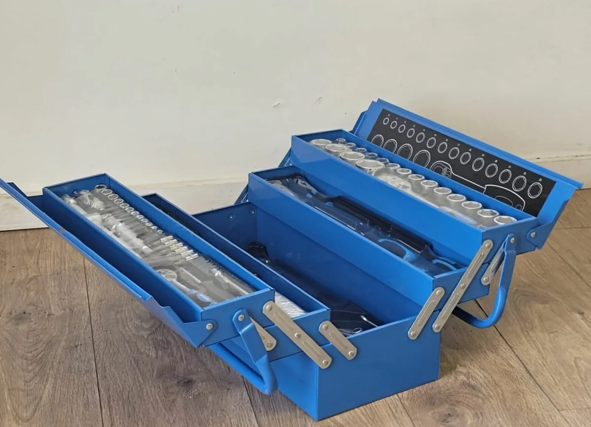 Cantilever Tool Box