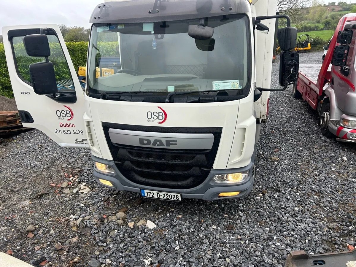 2017 daf lf 12 ton curtainsider - Image 2