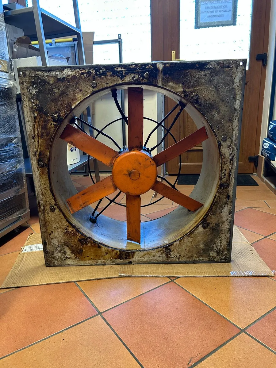 2 extraction fan motors with controller. - Image 2