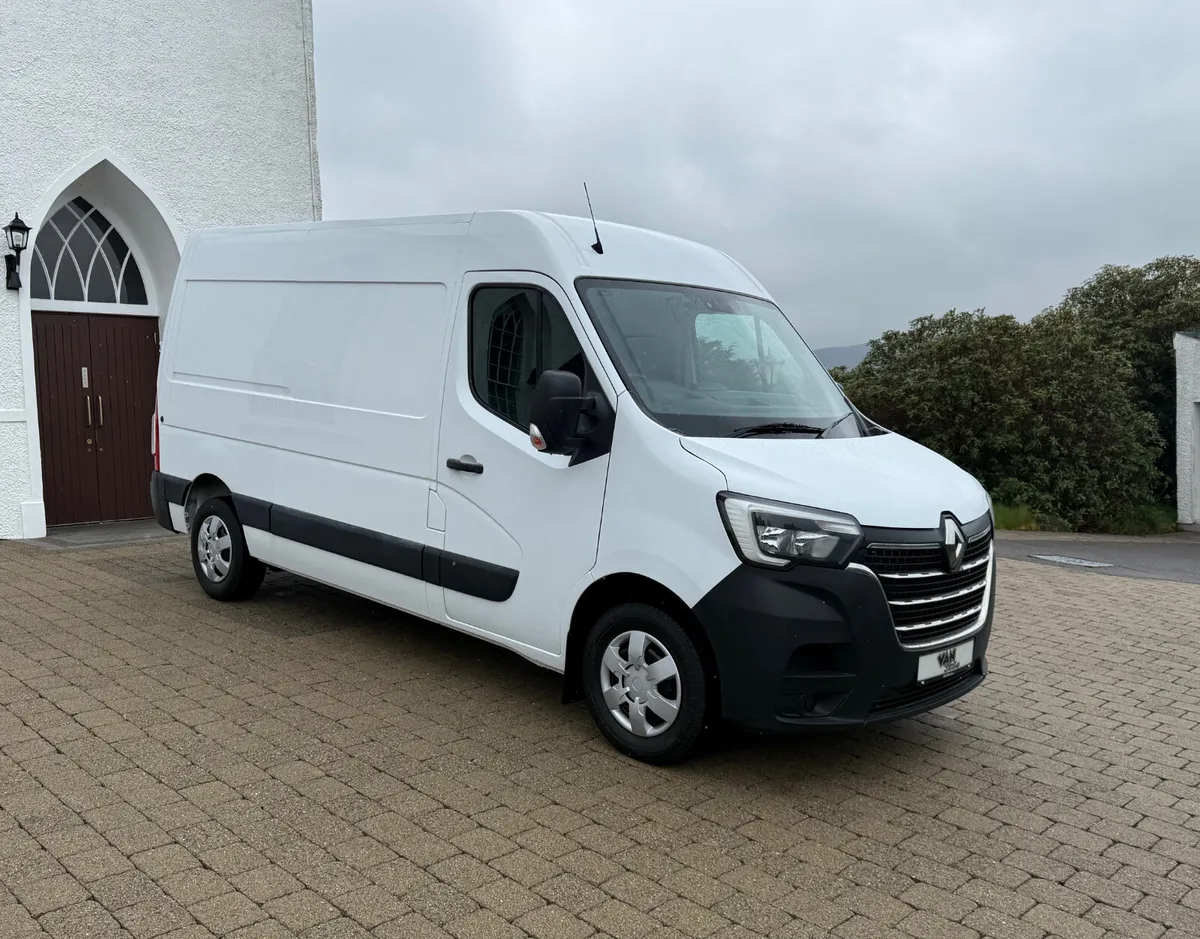 2022 (222reg) Renault Master MWB Business+ 150bhp - Image 1