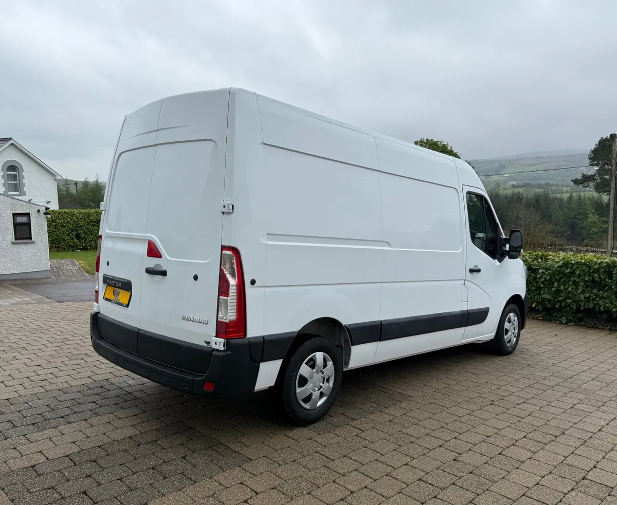 2022 (222reg) Renault Master MWB Business+ 150bhp - Image 4