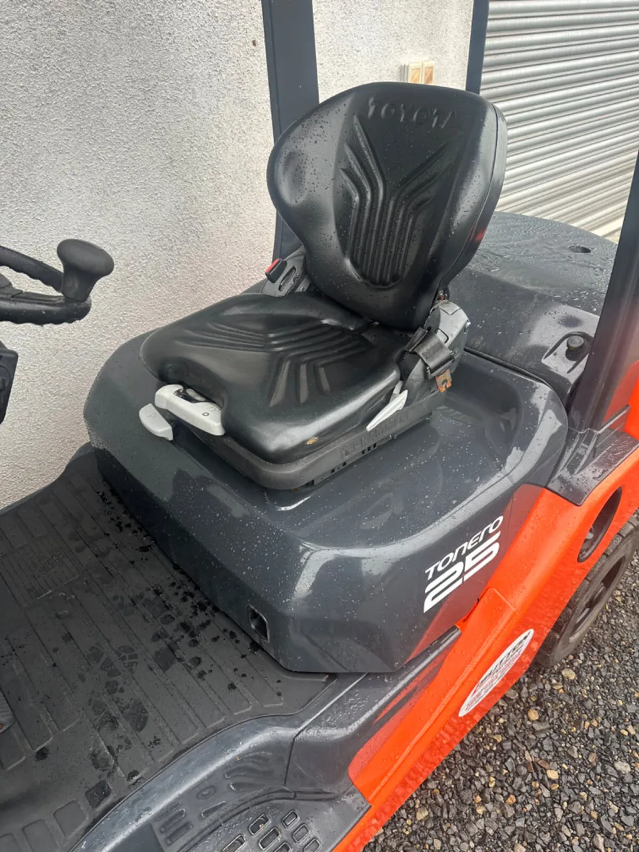 2018 Toyota 2.5 Ton Forklift - Image 4