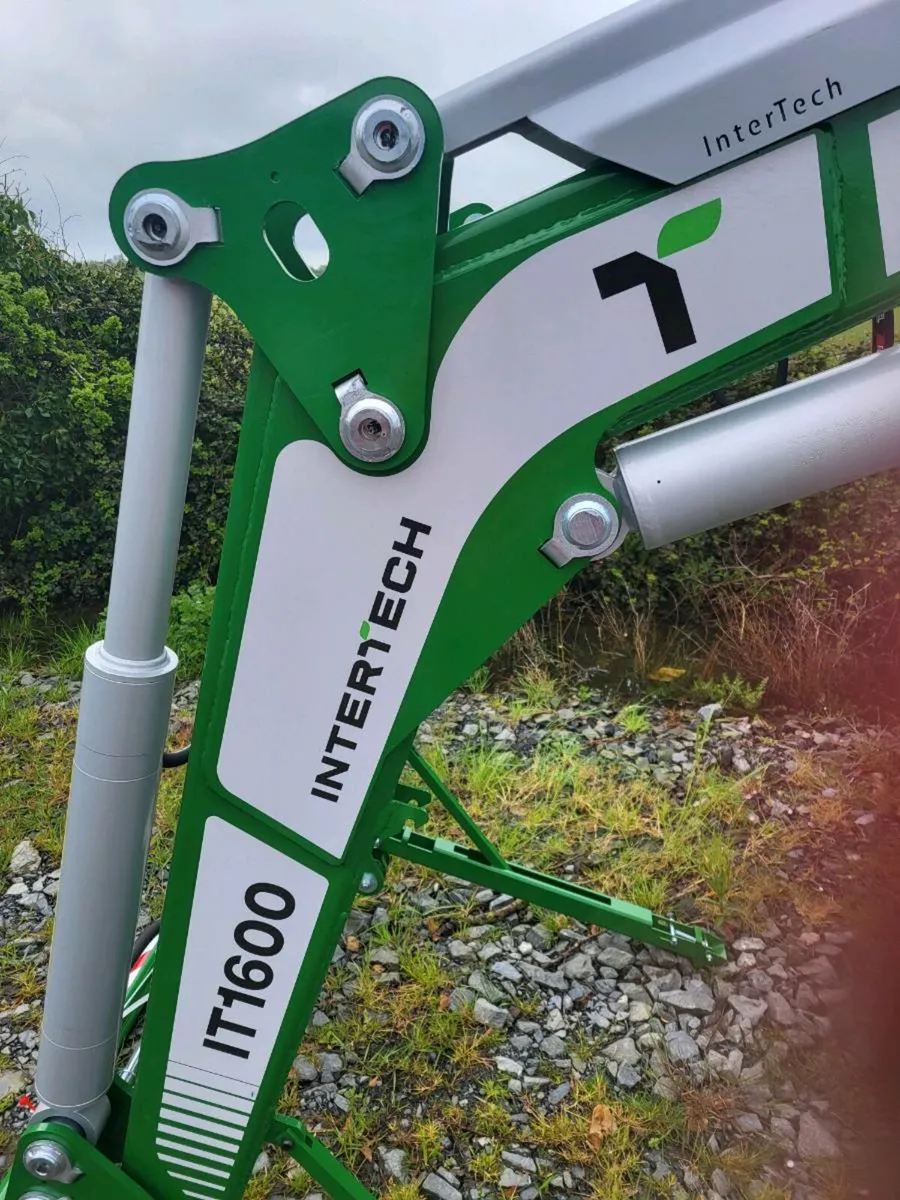 Front loaders intertech - Image 2