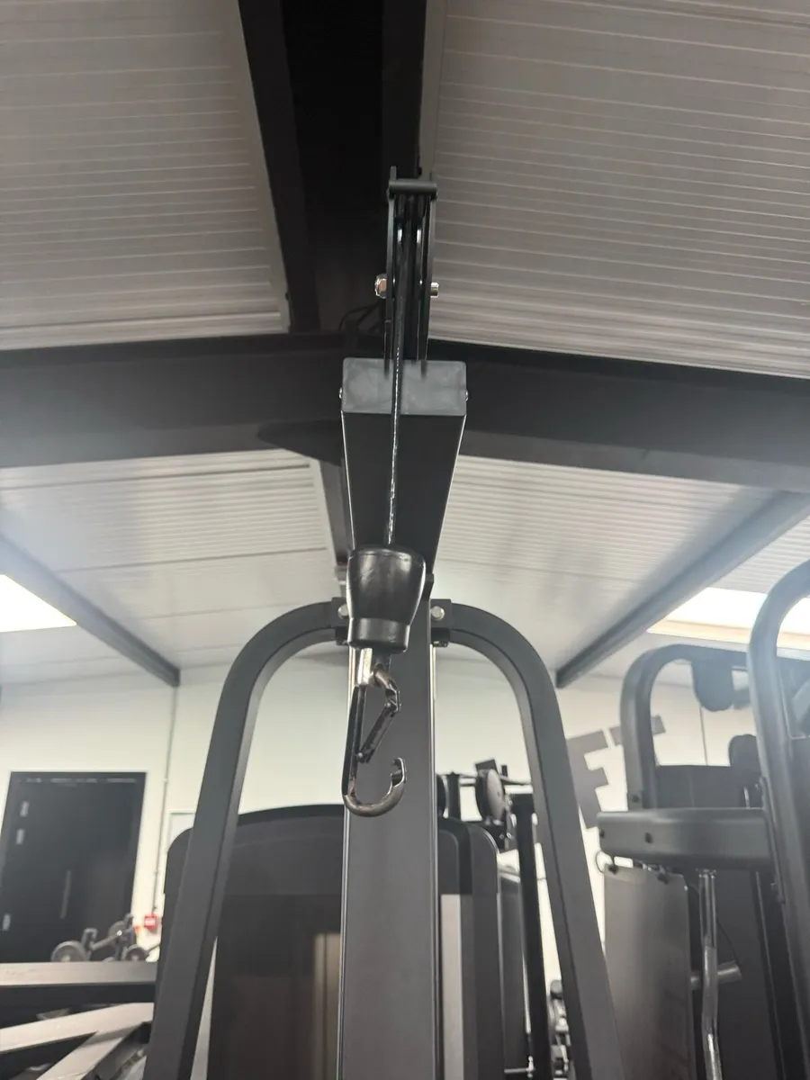 Lat Pull down machine - Image 2