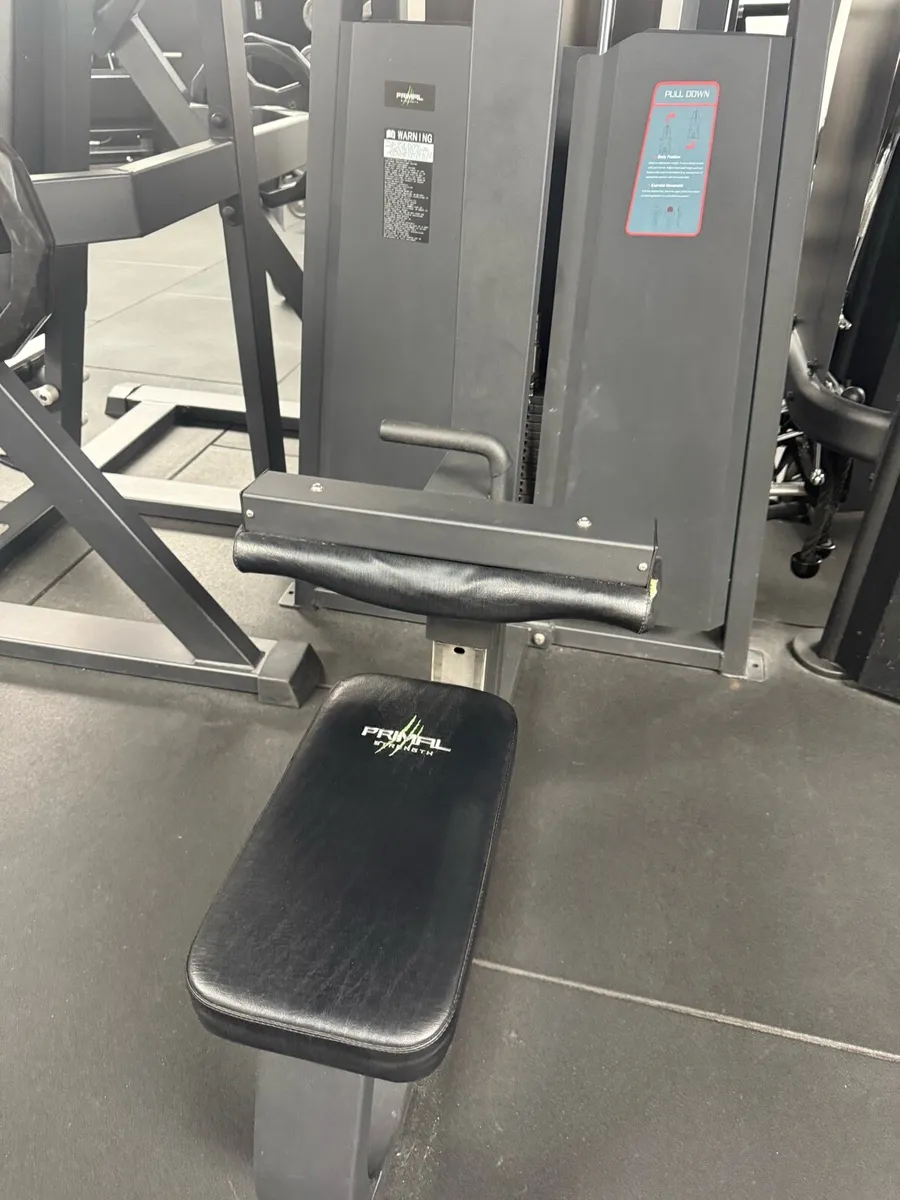 Lat Pull down machine - Image 4