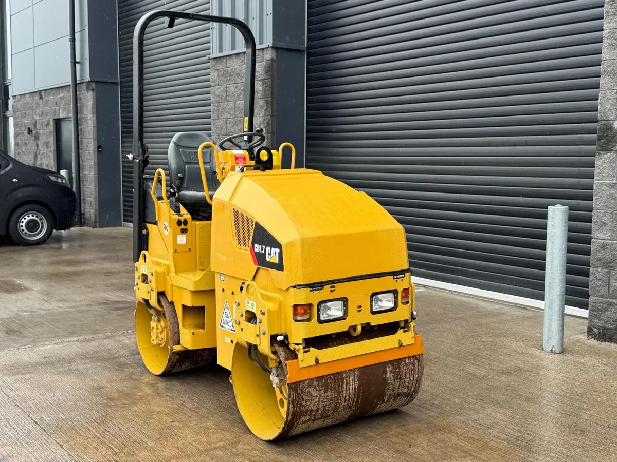 2018 Cat cb1.7 Roller - Image 3