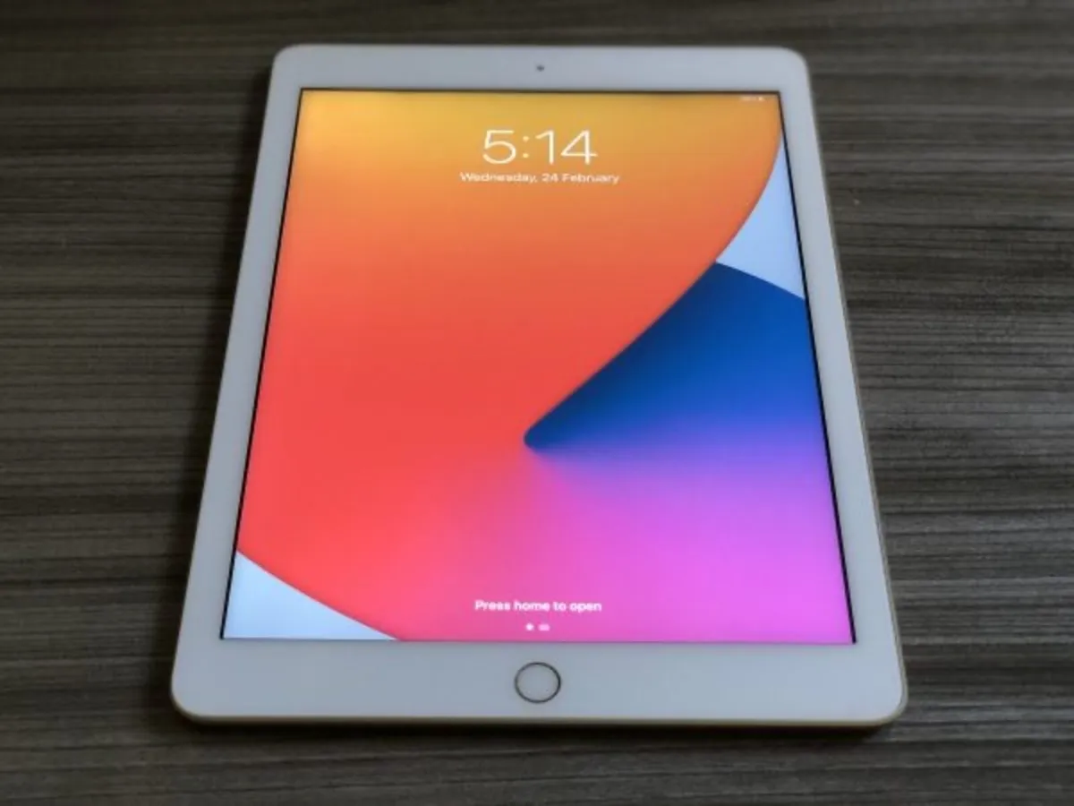 iPad 7th and 8th generation for sale - Image 2
