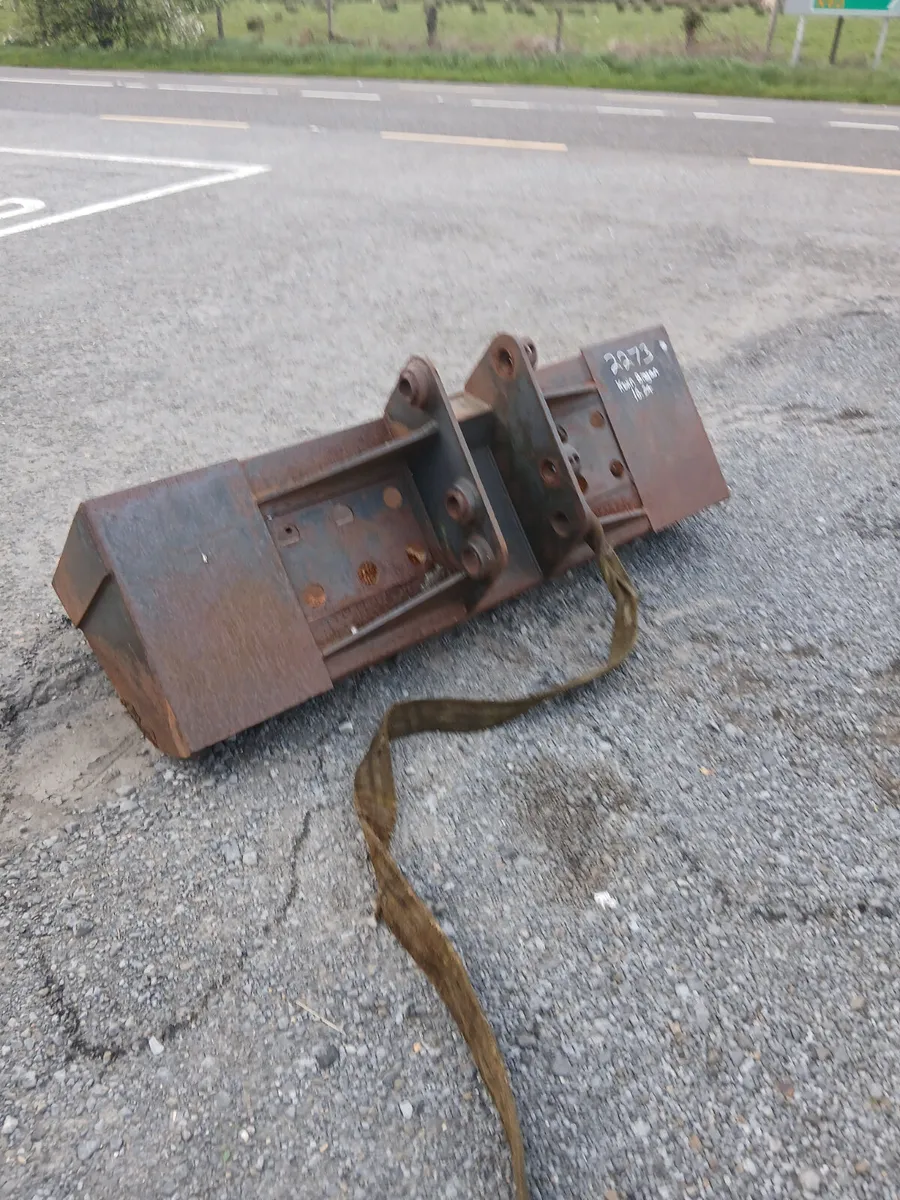 6ft bucket for sale. - Image 3