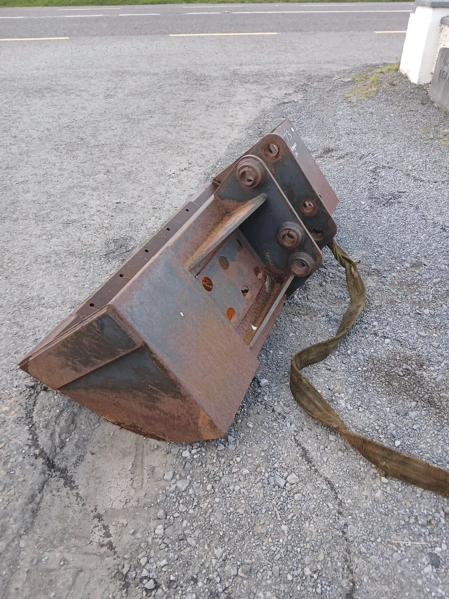 6ft bucket for sale. - Image 2