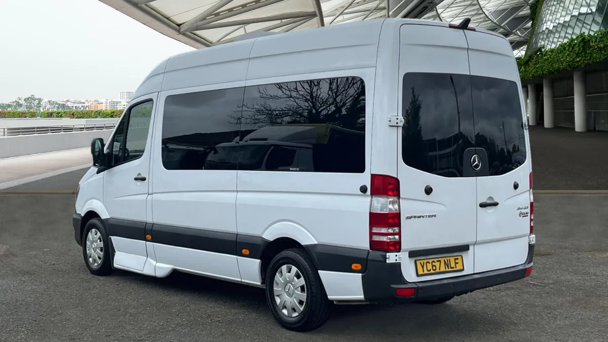 Mercedes-Benz Sprinter 2.1 CDI Minibus 12 Seater - Image 2