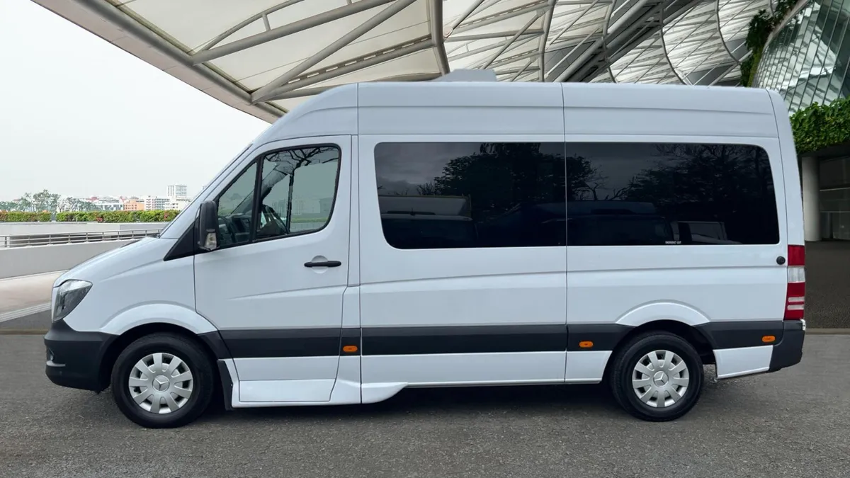 Mercedes-Benz Sprinter 2.1 CDI Minibus 12 Seater - Image 3