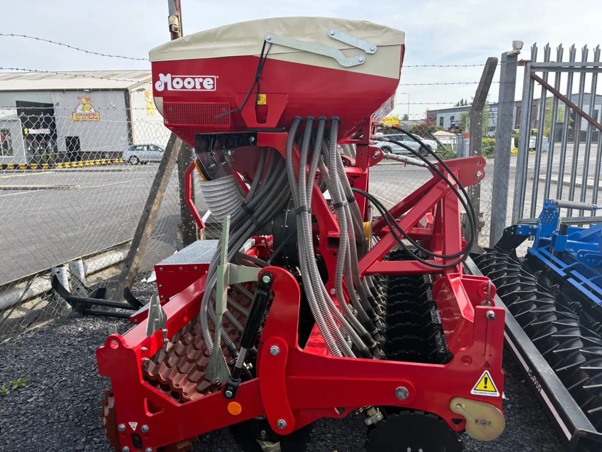 New Moore Unidrill - Image 3