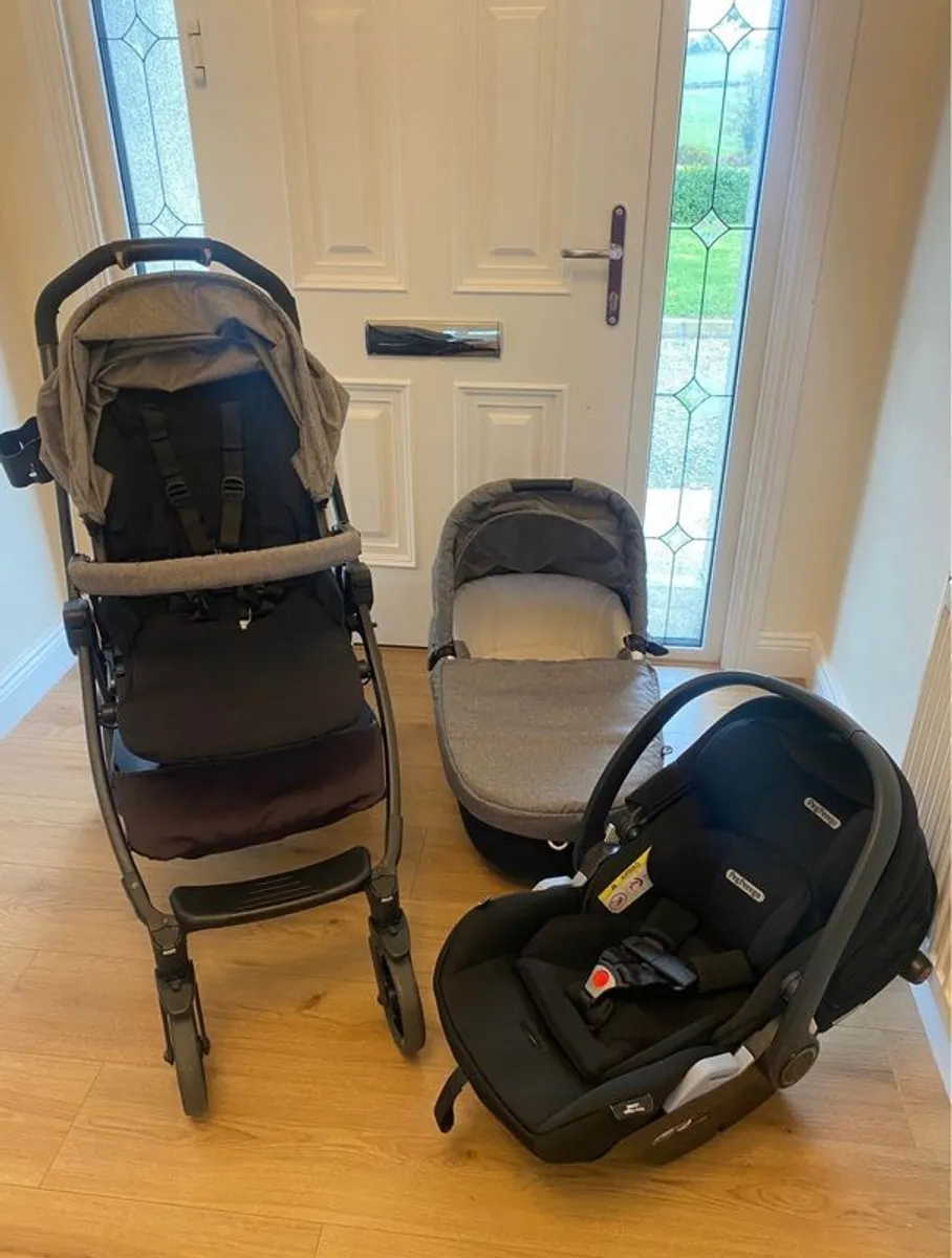 Peg Perego Futura 3 in 1 - Image 1