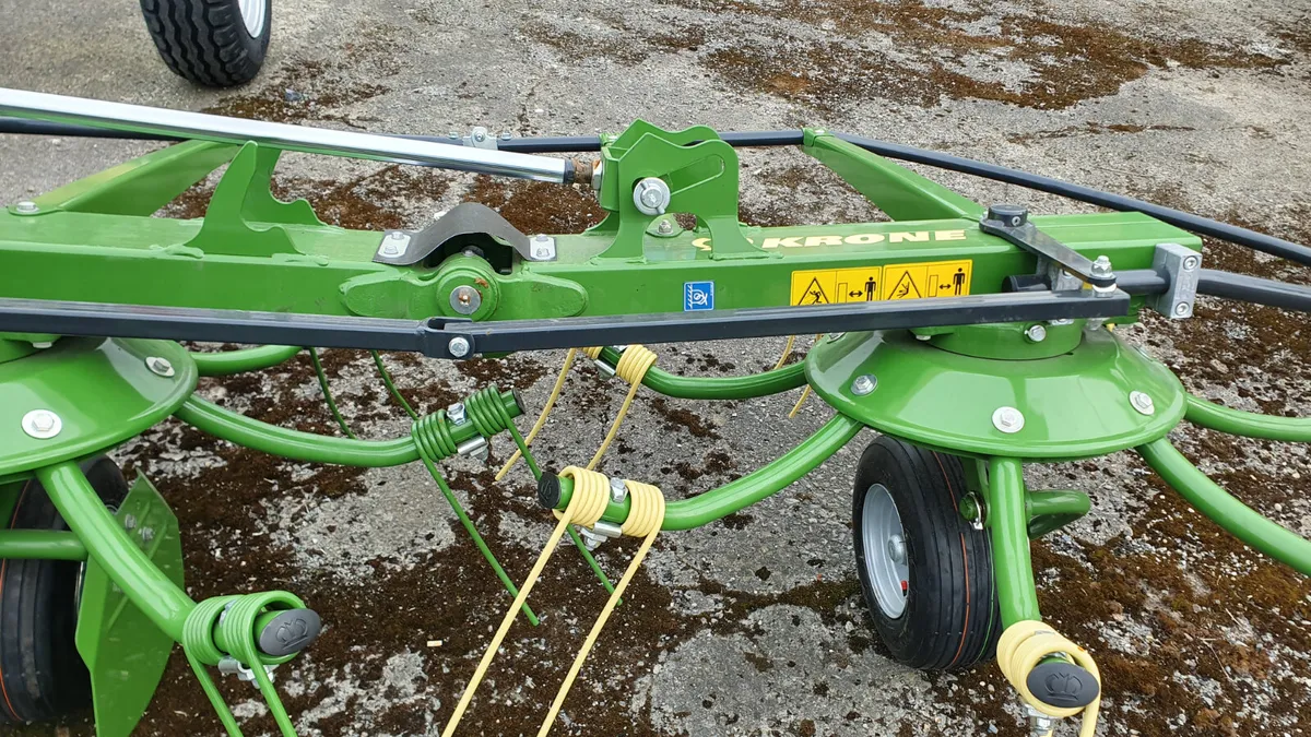 Krone Vendro 900, 8 Rotor Tedder - Image 2