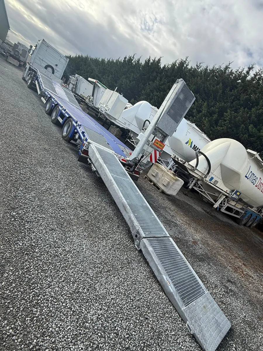 LIFTING BED EXTENDABLE LOW LOADER - Image 1