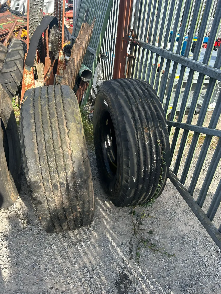 385/65/22.5 tyres for sale. - Image 3