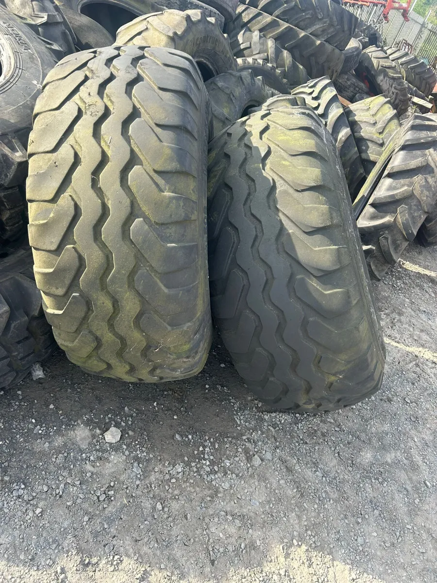 8 stud floatation wheels for sale. - Image 3