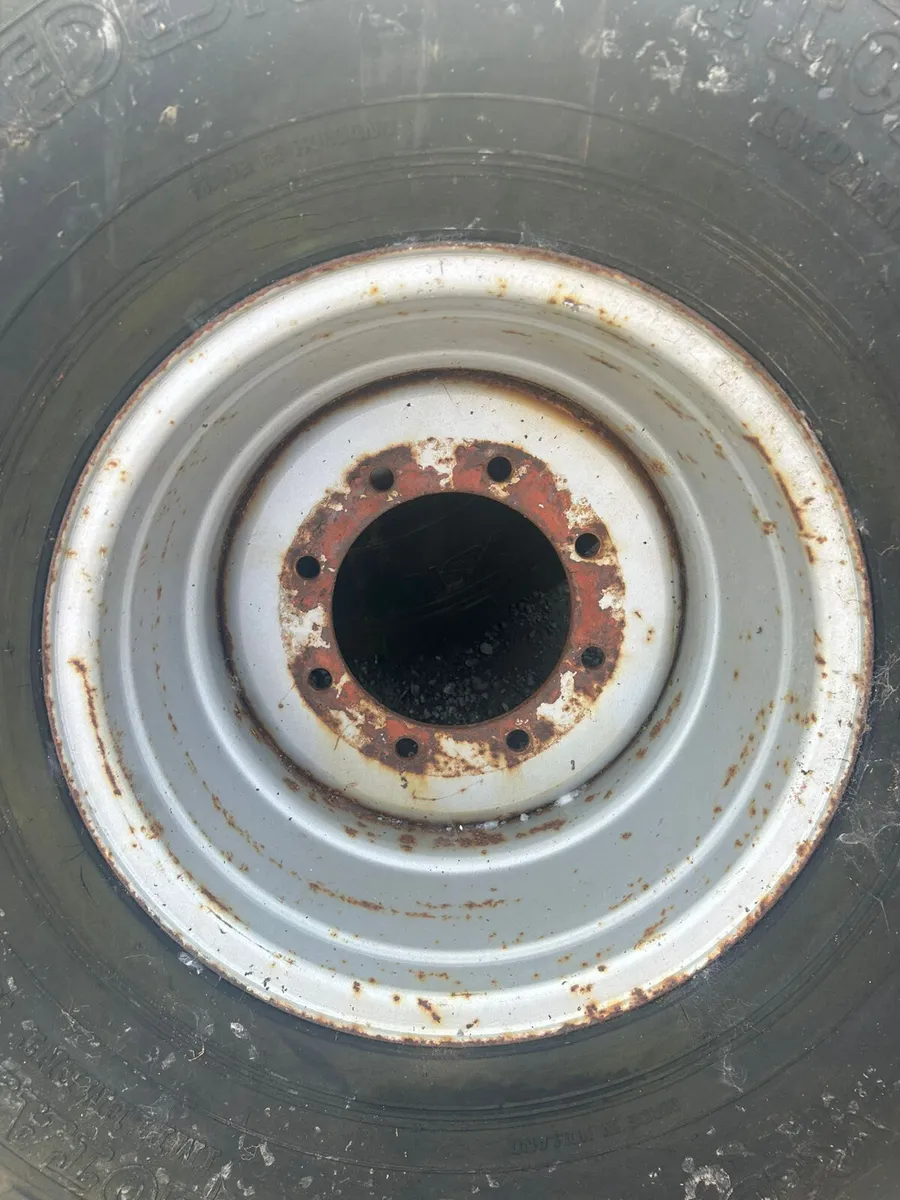 8 stud floatation wheels for sale. - Image 4
