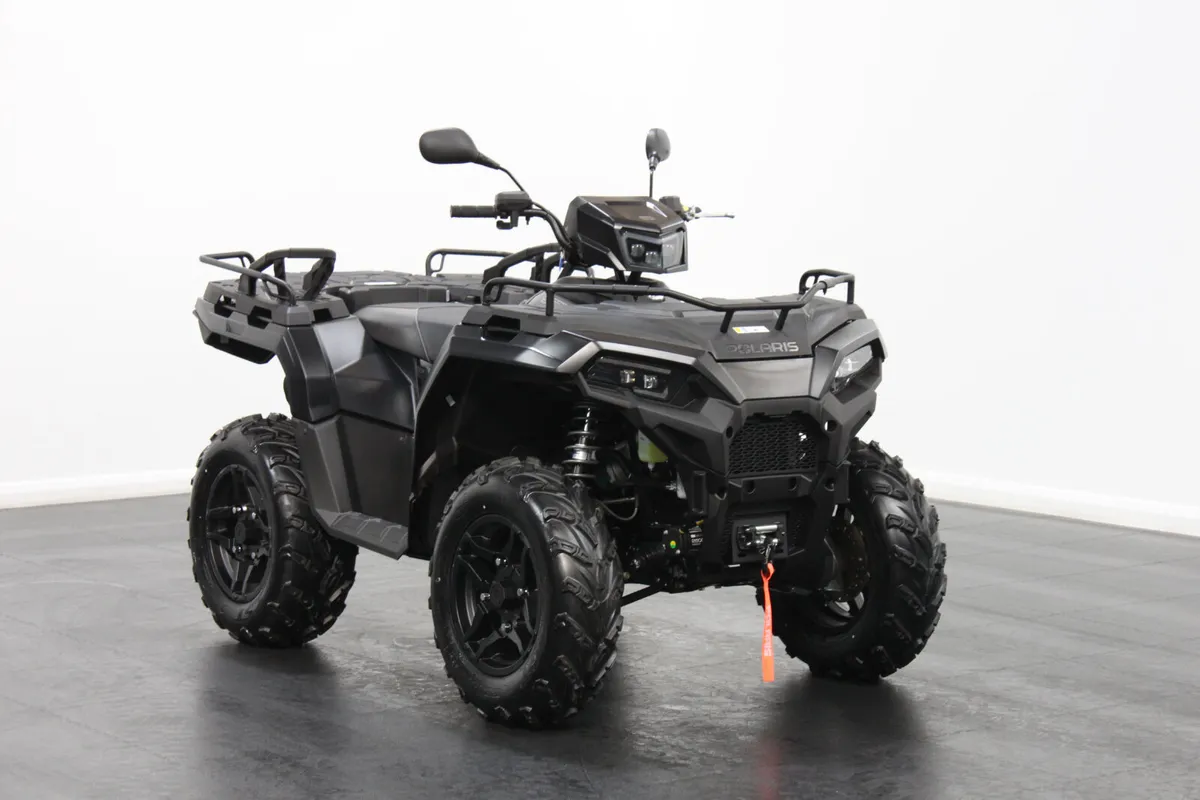 2026 SPORTSMAN 570 EPS BLACK EDITION - Image 1