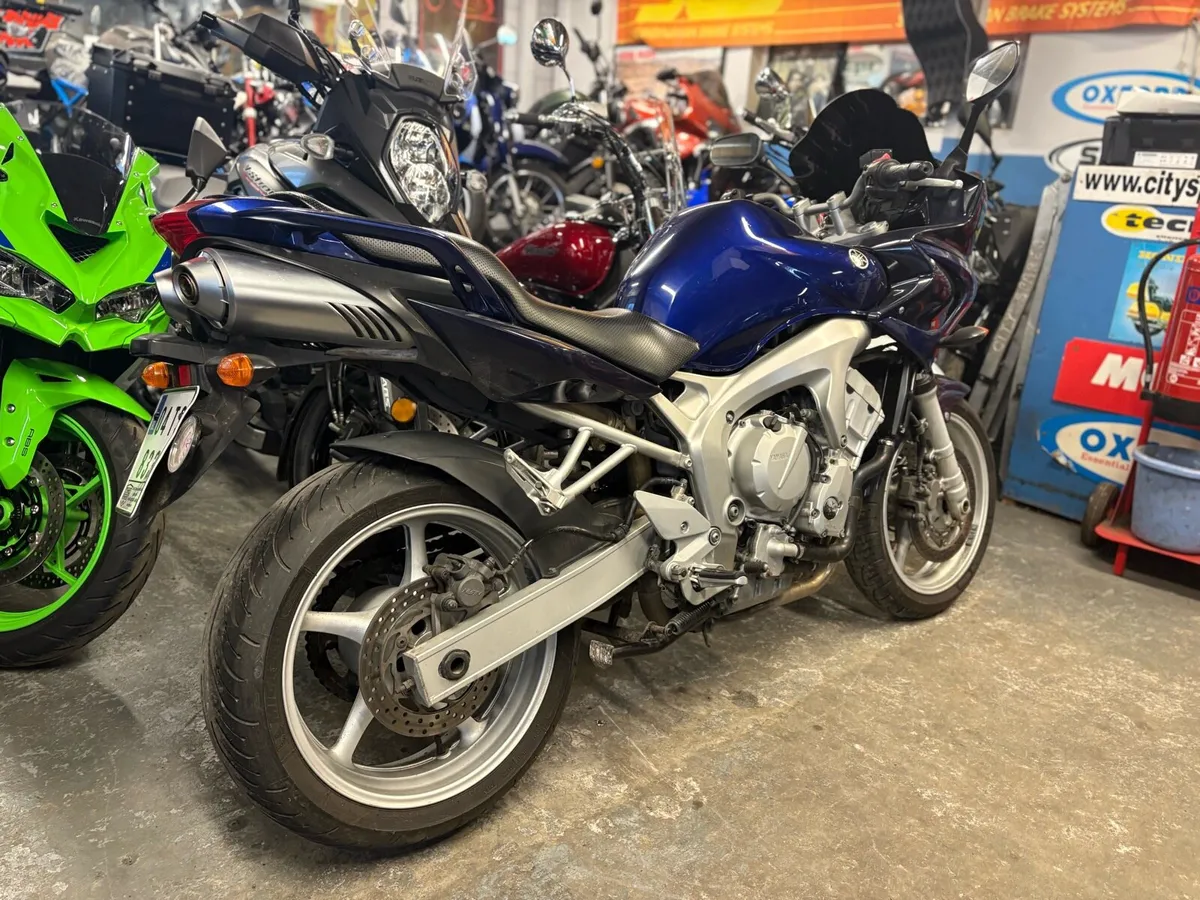 2004 Yamaha FZ6 - Image 3