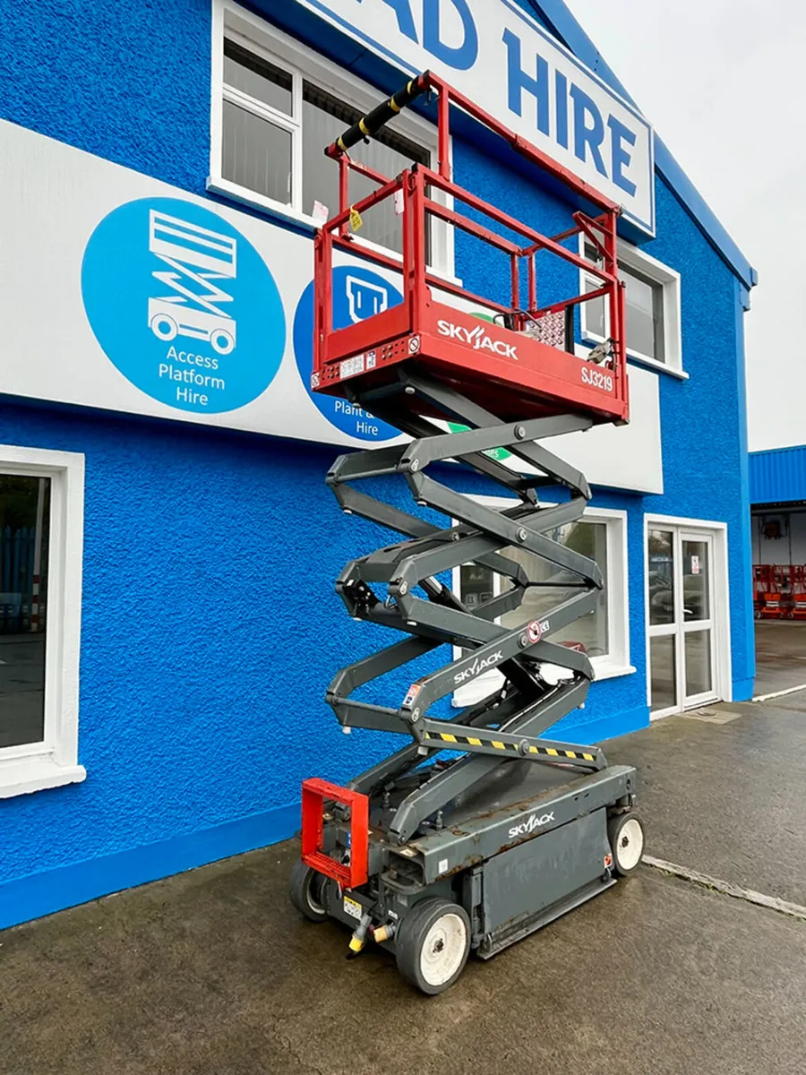 Skyjack SJ3219 Electric Scissor Lift - Image 4