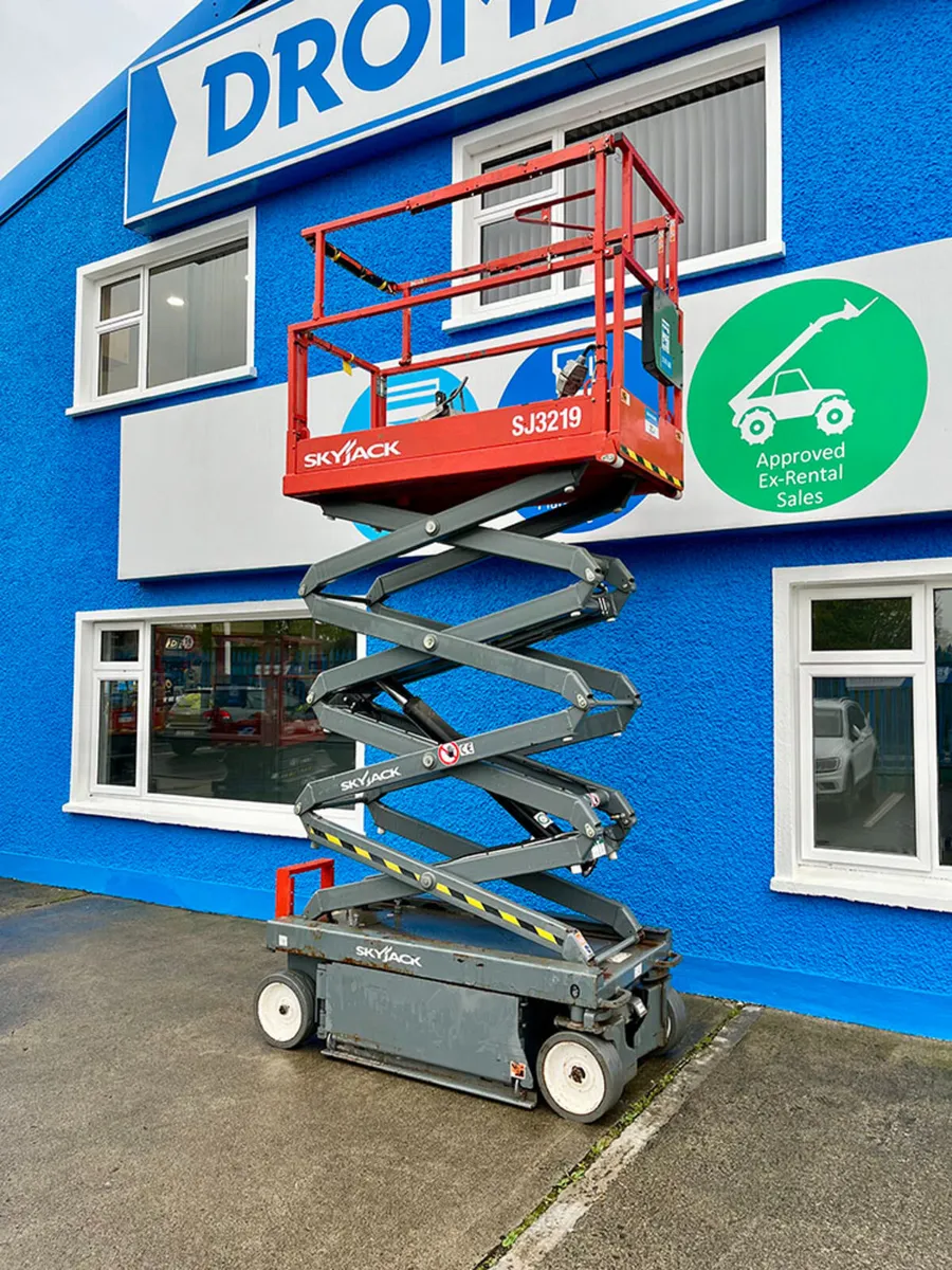 Skyjack SJ3219 Electric Scissor Lift - Image 3