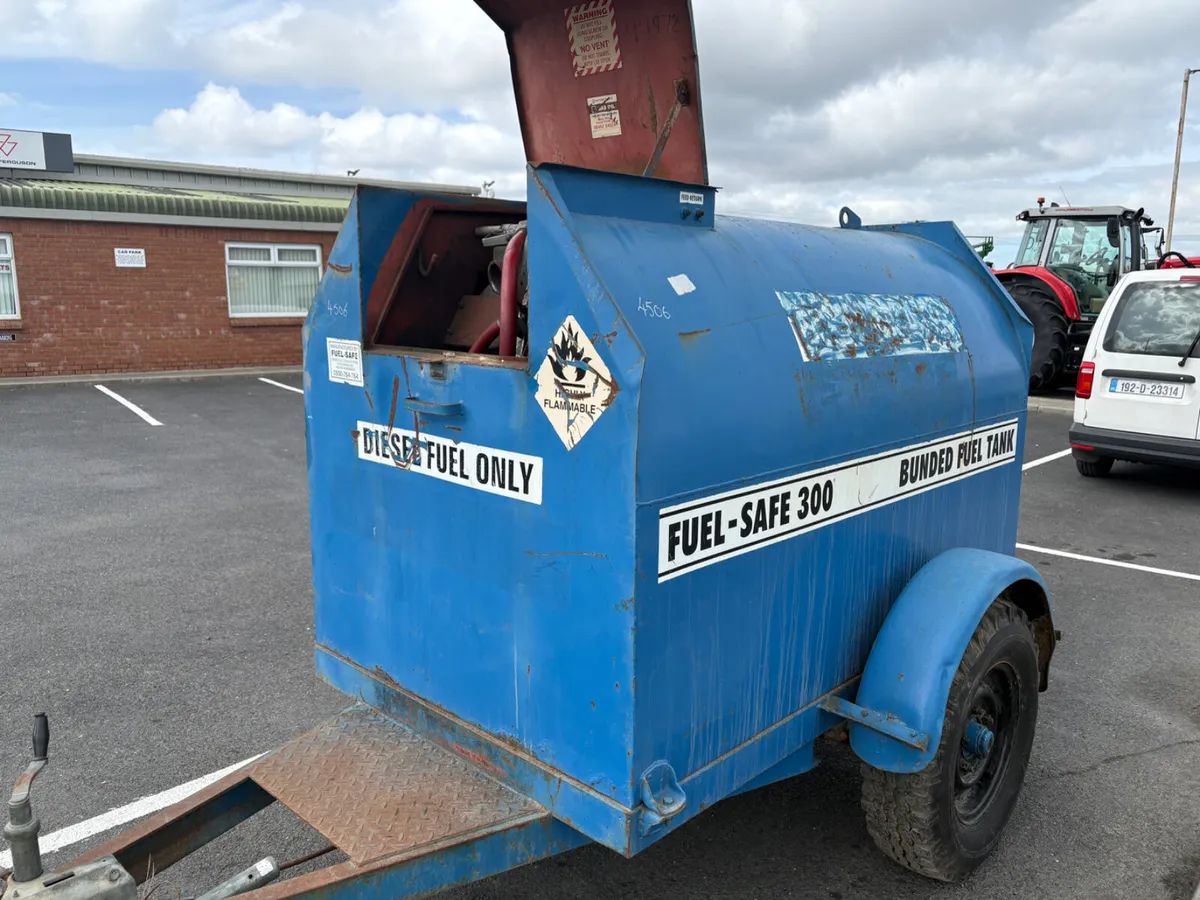 Bundled Fuel Bowser - Image 1