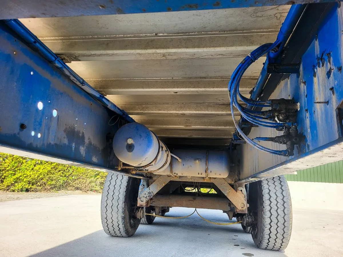 Bulk Alloy Tipping Trailer - Image 4