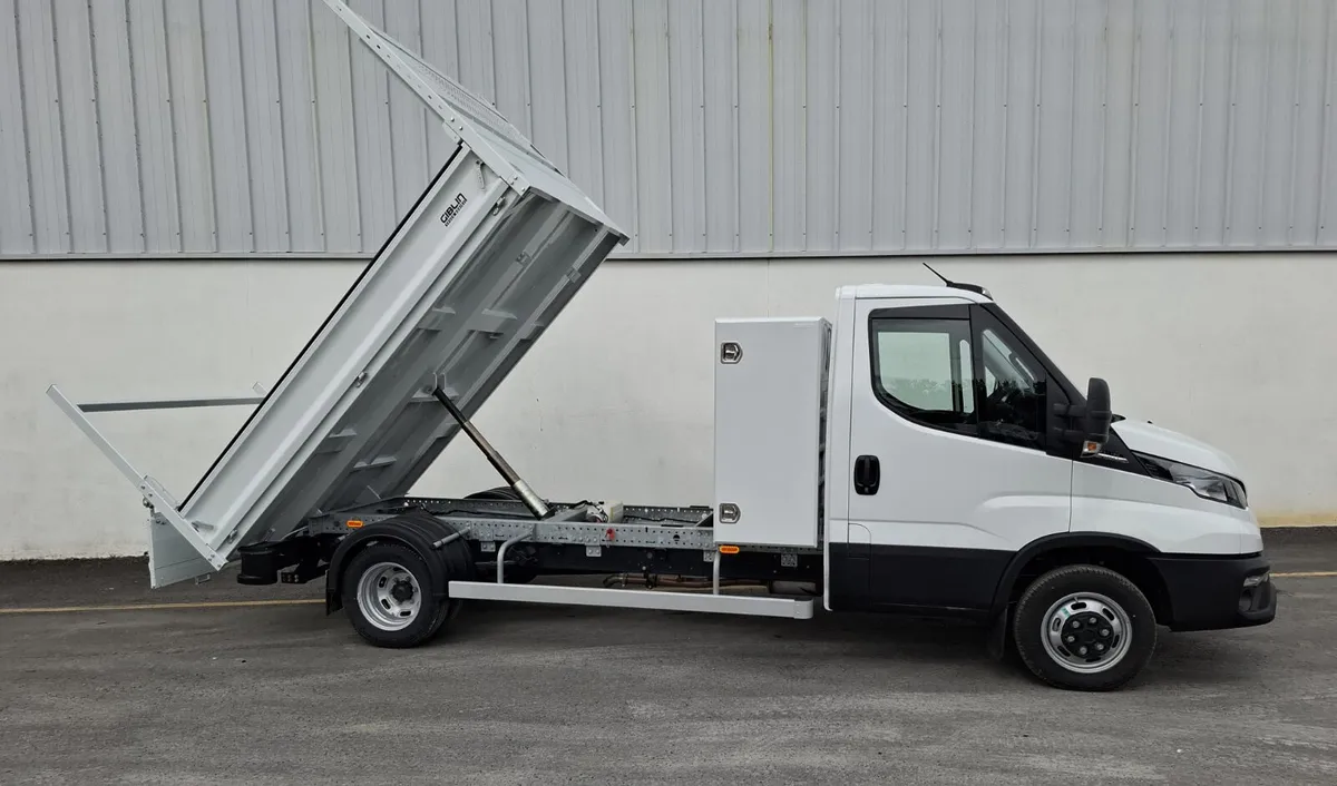 Iveco Daily 3.5ton tipper and toolbox in stock - Image 4